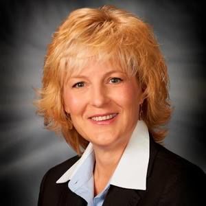 Meet your Posher, Lesly